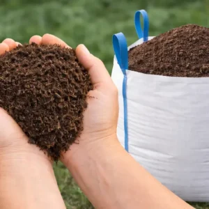 Venta de tierra y mantillo para jardines y mantenimiento de jardinería en Madrid - Ricotrébol - Mantillo para jardines y espacios verdes