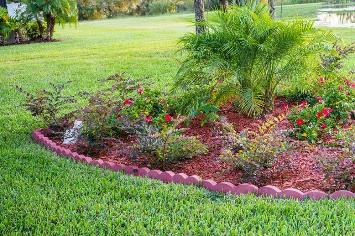 Venta de tierra y mantillo para jardines y mantenimiento de jardinería en Madrid - Ricotrebol - Drenaje del jardín con arena, grava y piedra volcánica o cuando tu suelo es fuente de salud para tus plantas